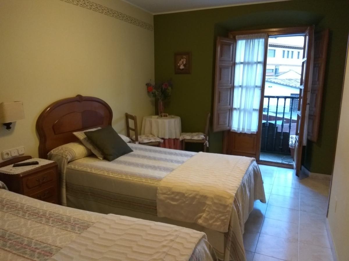 Hotel Neptuno Villaviciosa  Exterior photo