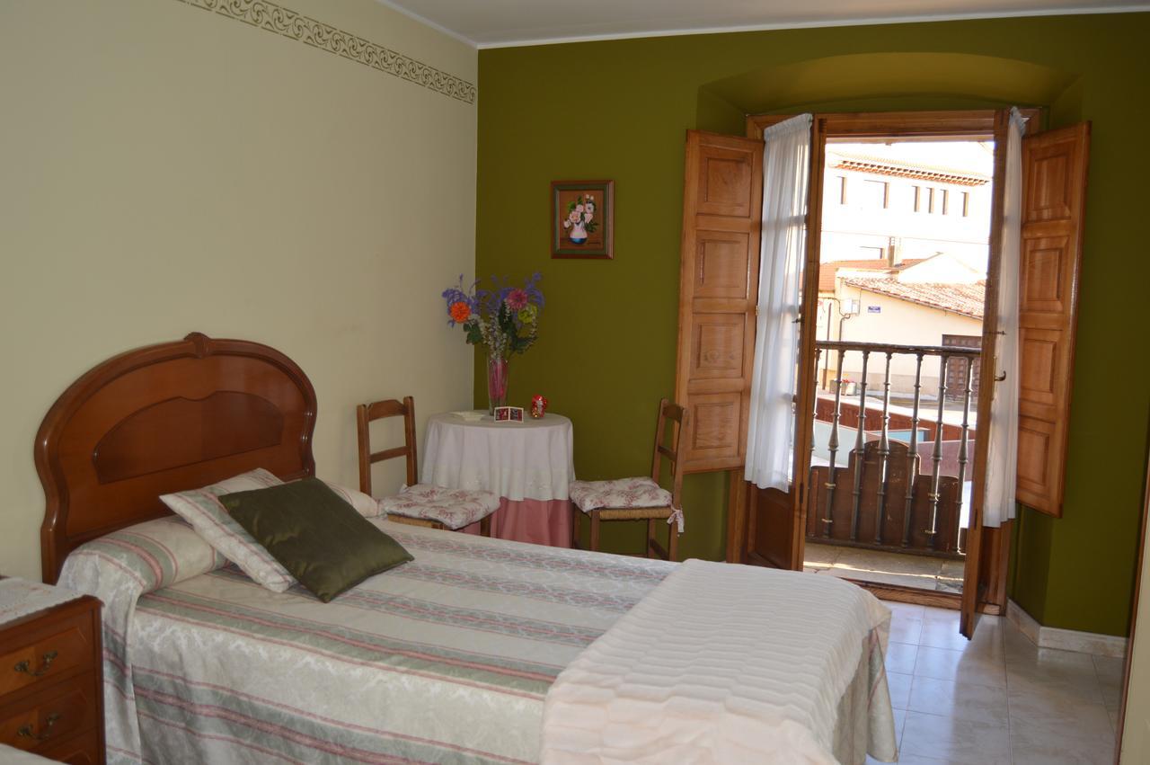 Hotel Neptuno Villaviciosa  Exterior photo